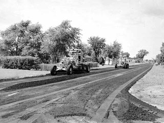 Road graders at work in Richfield, Minnesota, 1955. Loc. no. HE3.81 p22