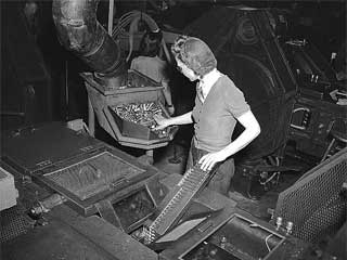 Manufacturing ammunition, Twin Cities Ordnance Plant, Arden Hills, 1941. Loc. no. HD4.2 p93