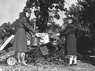 Neighborhood scrap collection, 1942. Loc. no. E448.14 p33