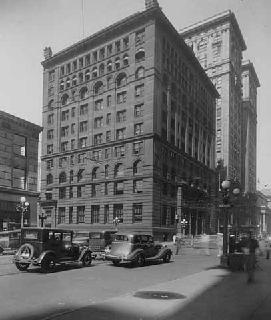 Photo: First National Bank and Trust company, Fifth Street and Second Avenue South, Minneapolis, 1936.