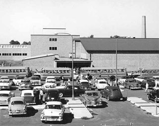 Richfield High School at the end of the school day, 1958.