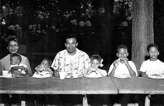 The Samples family, enjoying a First National Bank employees' picnic.