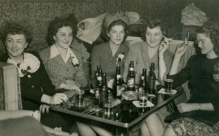 Kae Eisenreich (second from left) with friends, ca. 1940s.