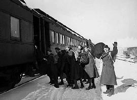 Draftees boarding train. Location no. E448.23 r1
